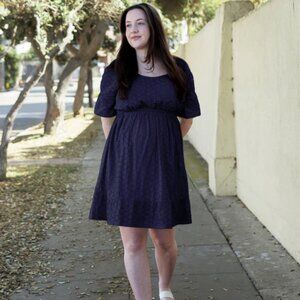Kindred Bravely Dahlia Eyelet Maternity & Nursing Dress Size M in Navy NWT in PK